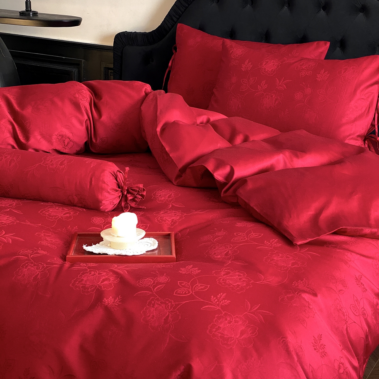 91家纺网 家纺一手货源 找家纺 （总）极简 2025新款秋冬款100S长绒棉精美提花系列四件套-红薇绣梦