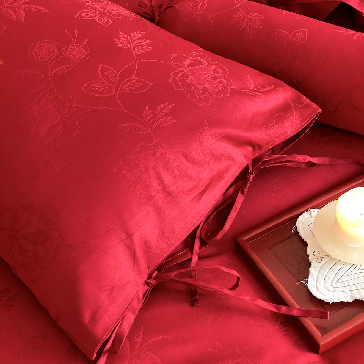 91家纺网 家纺一手货源 找家纺 （总）极简 2025新款秋冬款100S长绒棉精美提花系列四件套-红薇绣梦