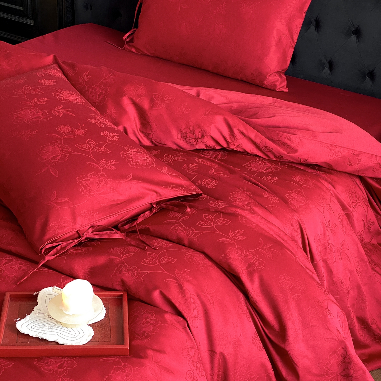 91家纺网 家纺一手货源 找家纺 （总）极简 2025新款秋冬款100S长绒棉精美提花系列四件套-红薇绣梦