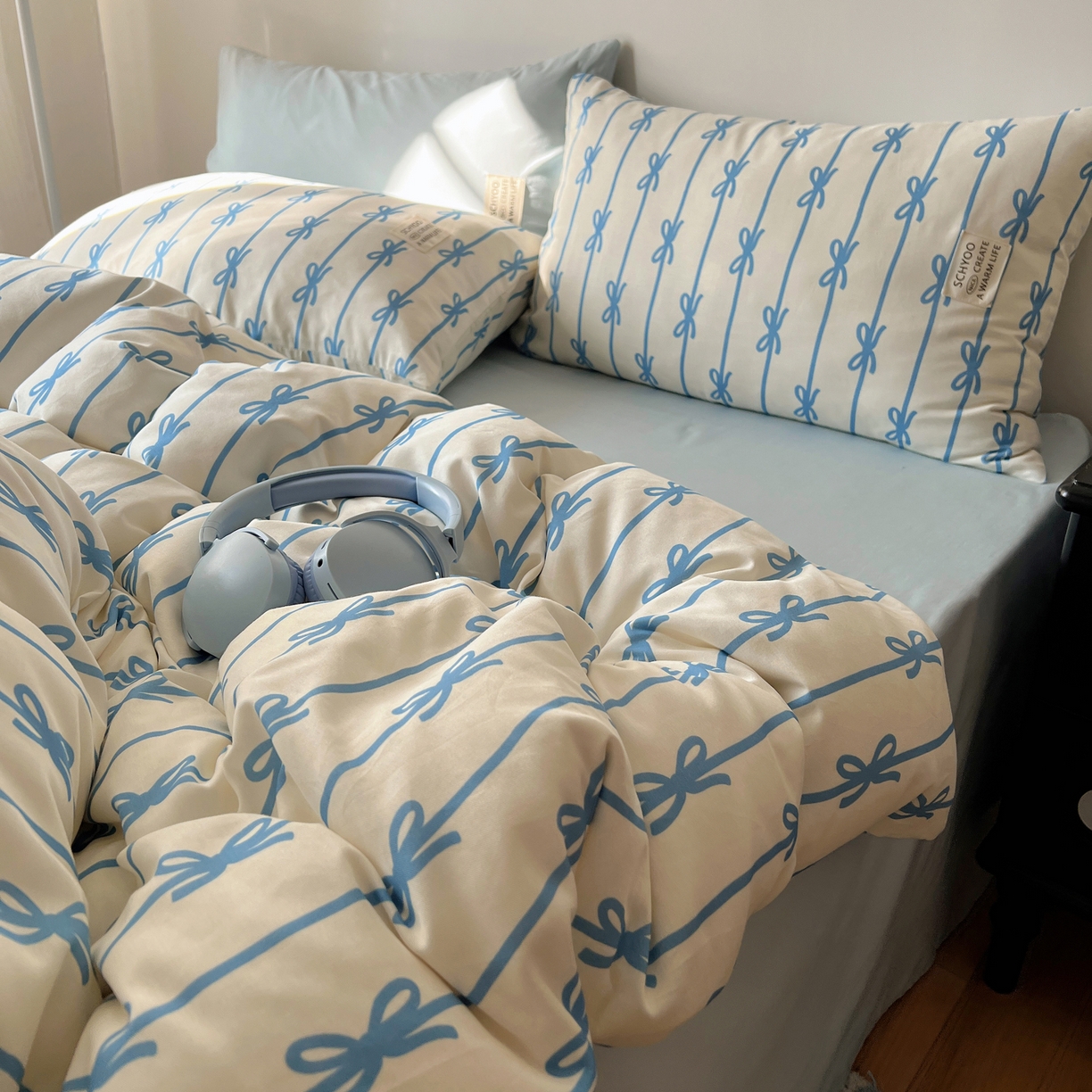 91家纺网 家纺一手货源 找家纺 六巷胡同 2026春夏新款INS博主风韩系蝴蝶结全棉四件套（自然光组） 丝带蝴蝶结-蓝