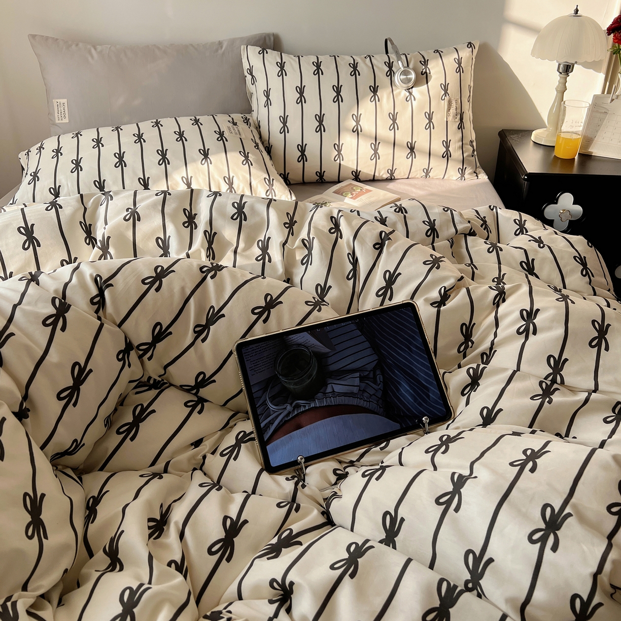 91家纺网 家纺一手货源 找家纺 六巷胡同 2026春夏新款INS博主风韩系蝴蝶结全棉四件套（自然光组） 丝带蝴蝶结-黑