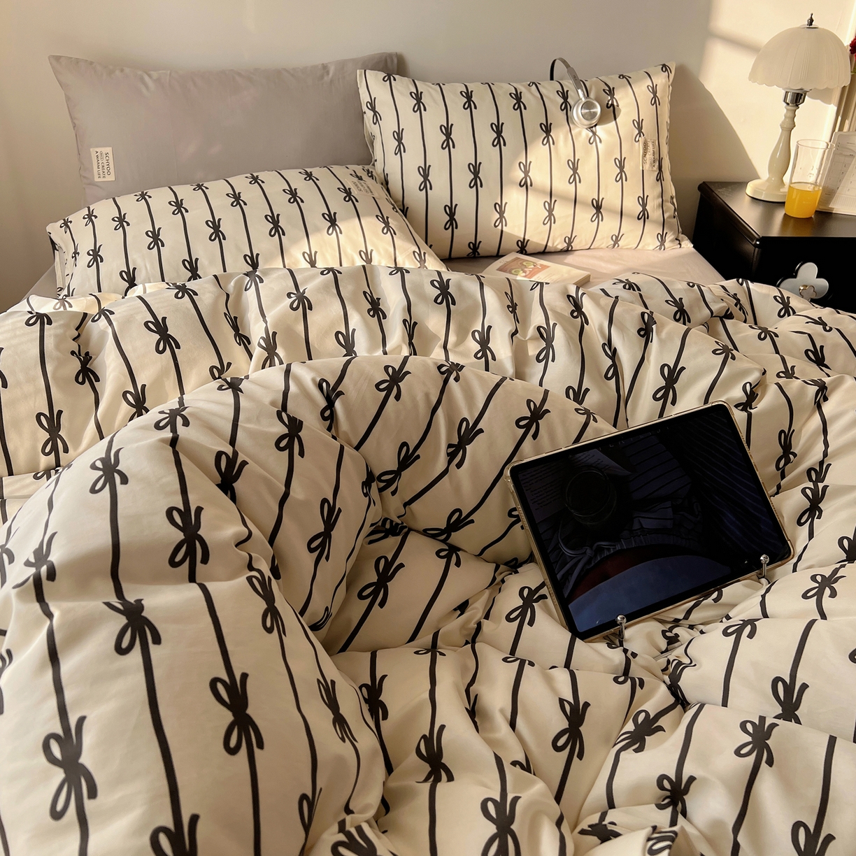 91家纺网 家纺一手货源 找家纺 六巷胡同 2026春夏新款INS博主风韩系蝴蝶结全棉四件套（自然光组） 丝带蝴蝶结-黑