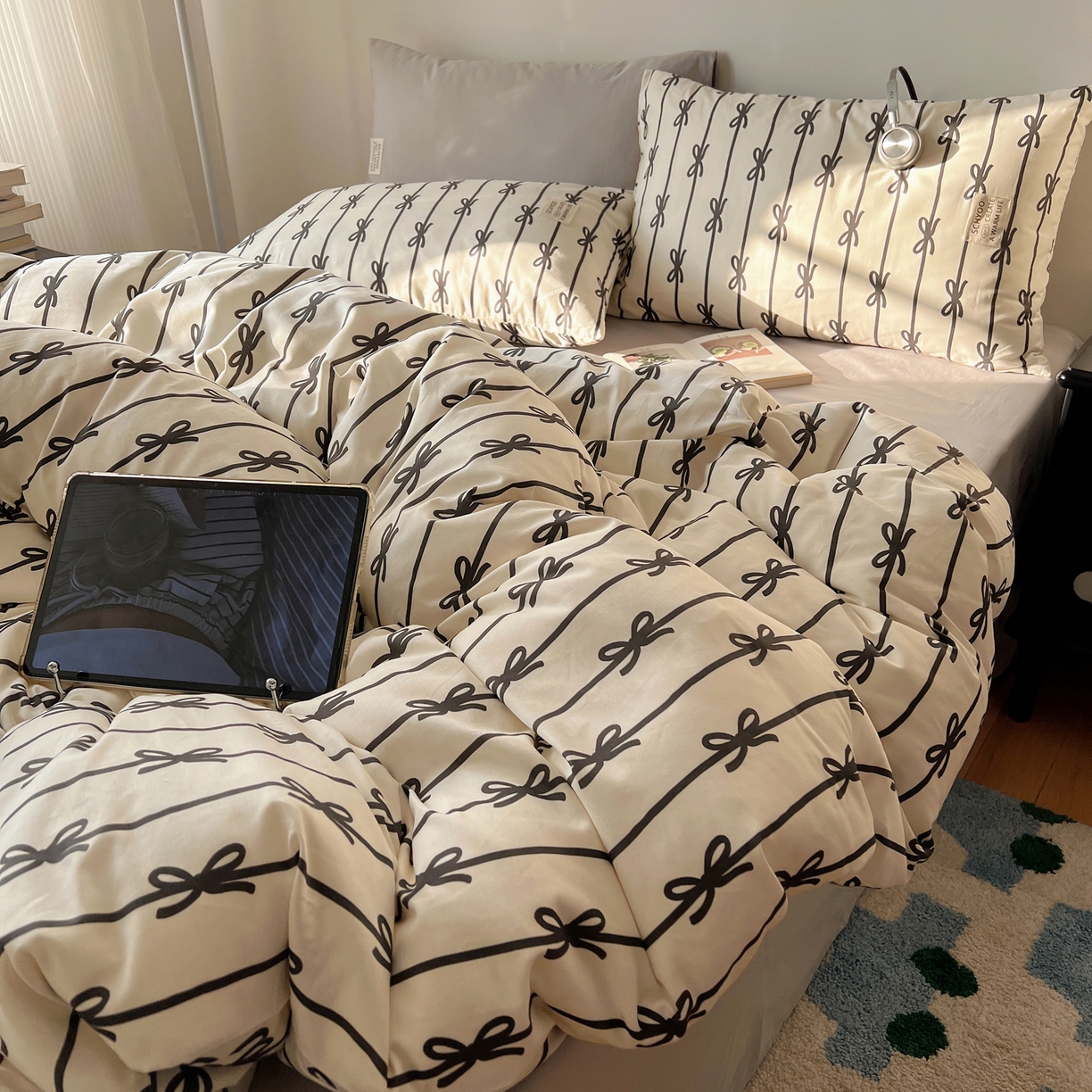 91家纺网 家纺一手货源 找家纺 六巷胡同 2026春夏新款INS博主风韩系蝴蝶结全棉四件套（自然光组） 丝带蝴蝶结-黑