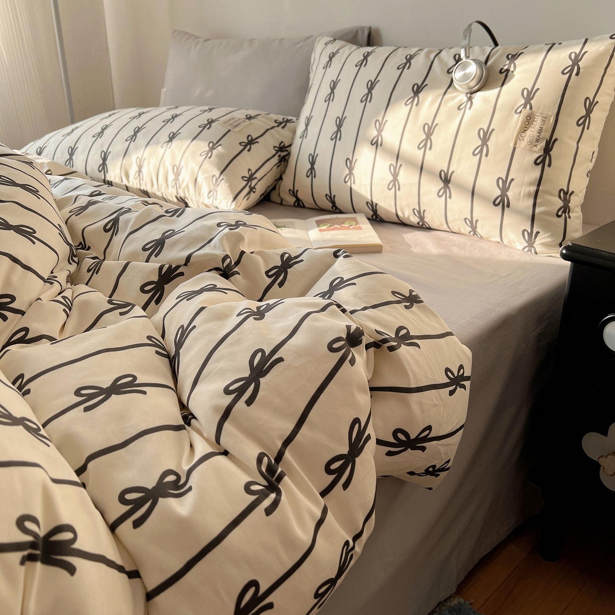 91家纺网 家纺一手货源 找家纺 六巷胡同 2026春夏新款INS博主风韩系蝴蝶结全棉四件套（自然光组） 丝带蝴蝶结-黑