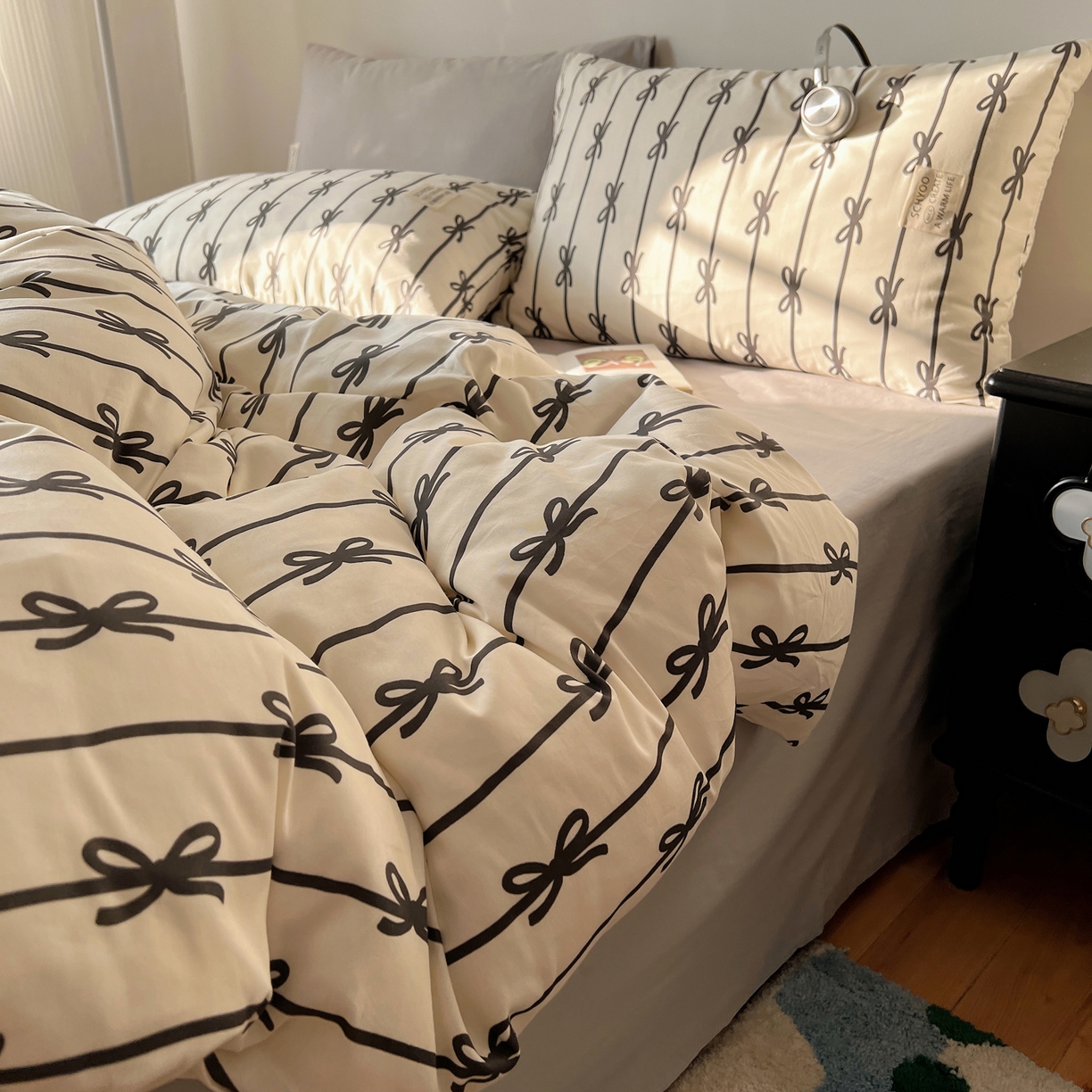 91家纺网 家纺一手货源 找家纺 六巷胡同 2026春夏新款INS博主风韩系蝴蝶结全棉四件套（自然光组） 丝带蝴蝶结-黑