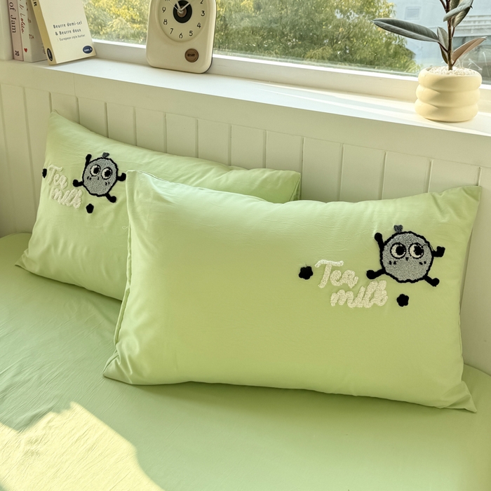 91家纺网 家纺一手货源 找家纺 （总）爱彼家纺 2025新款热门毛巾绣水洗棉四件套大版卡通奶茶套件-四季通用