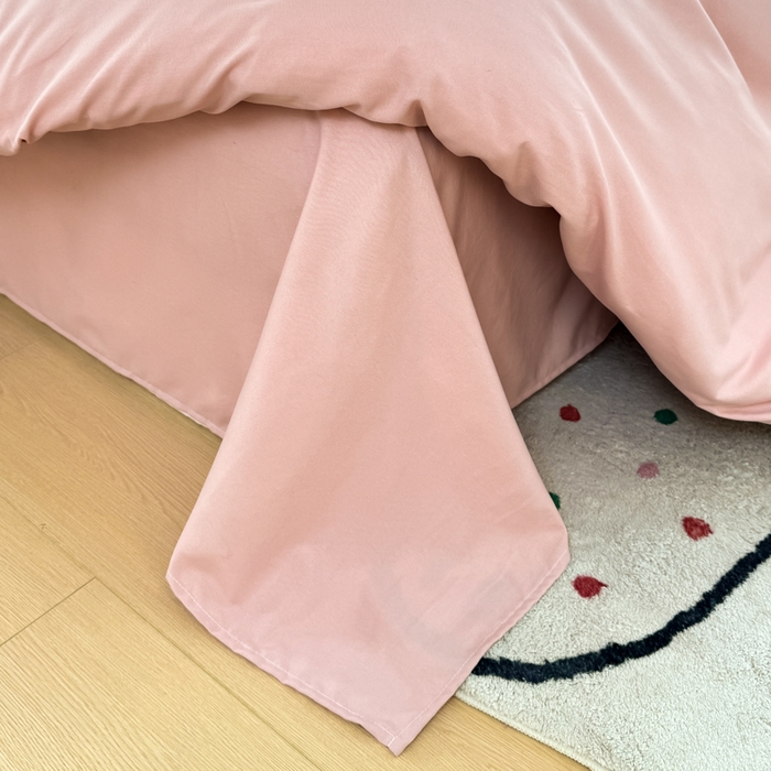 91家纺网 家纺一手货源 找家纺 爱彼家纺 2025新款热门毛巾绣水洗棉四件套大版卡通奶茶套件-四季通用 奶茶-草莓啵啵