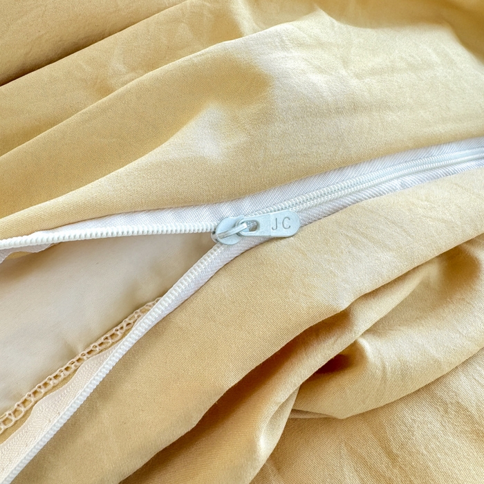 91家纺网 家纺一手货源 找家纺 爱彼家纺 2025新款热门毛巾绣水洗棉四件套大版卡通奶茶套件-四季通用 奶茶-焦糖珍珠