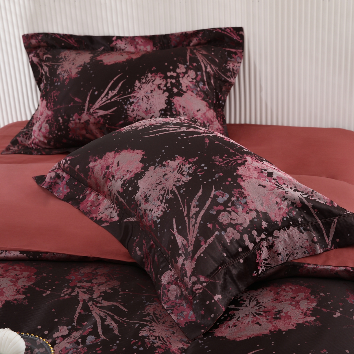 91家纺网 家纺一手货源 找家纺 源舜家纺 2025新款新疆长绒棉色织大提花高精密金丝面料四件套 曼莎粉