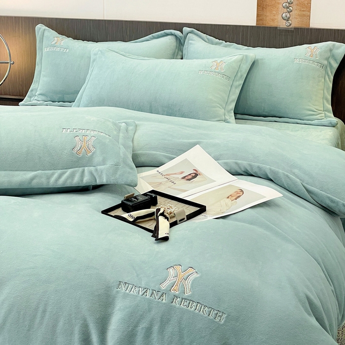 91家纺网 家纺一手货源 找家纺 星尚家纺 2025新款全消光A类230g牛奶绒四件套-维也纳 维也纳-梵星绿