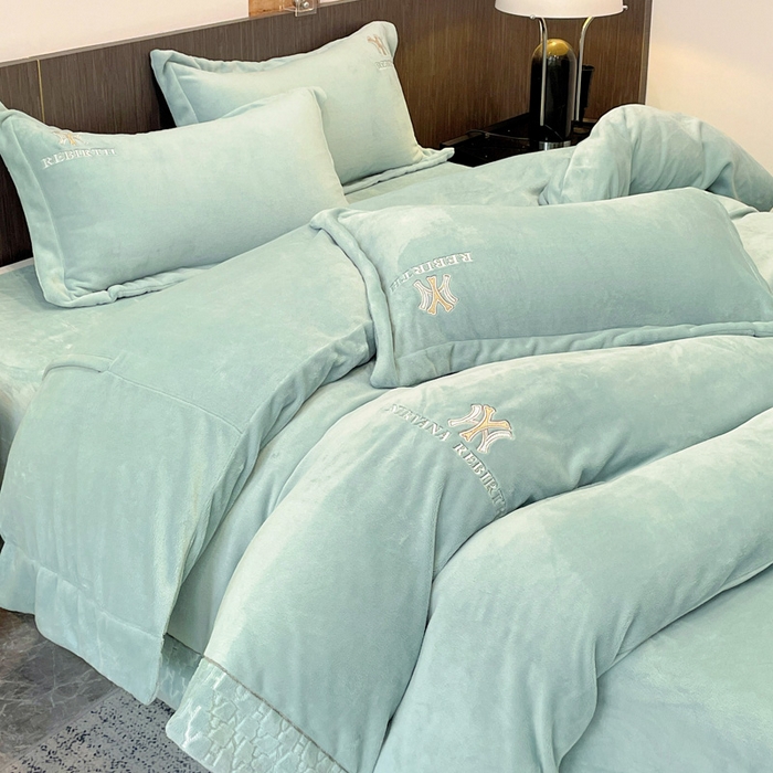 91家纺网 家纺一手货源 找家纺 星尚家纺 2025新款全消光A类230g牛奶绒四件套-维也纳 维也纳-梵星绿