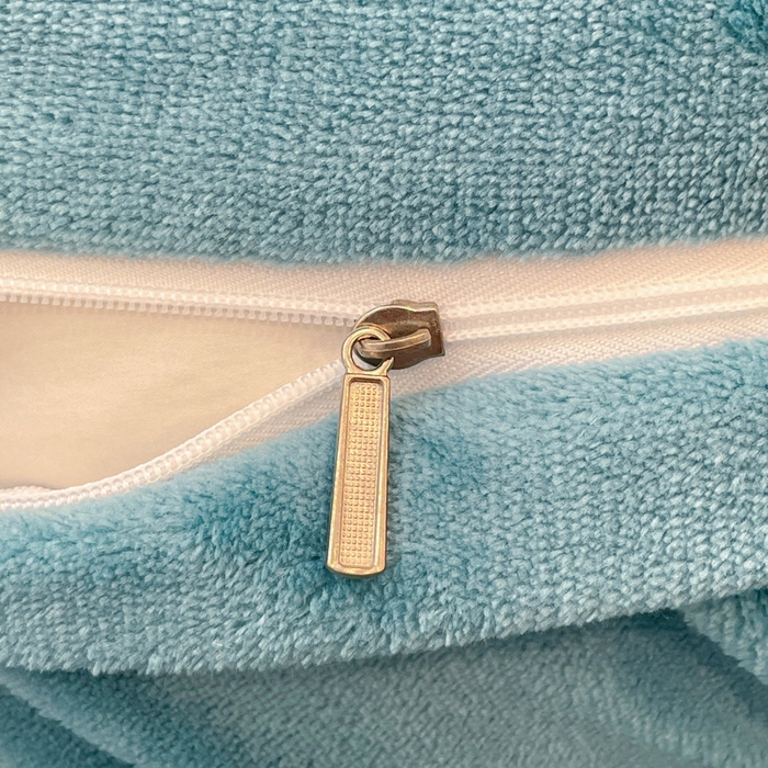 91家纺网 家纺一手货源 找家纺 星尚家纺 2025新款全消光A类230g牛奶绒四件套-维也纳 维也纳-孔雀蓝