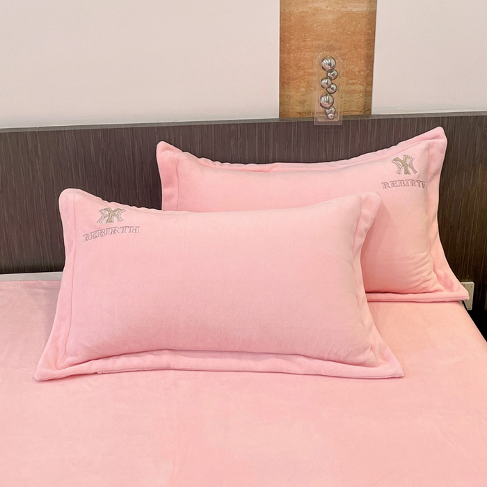 91家纺网 家纺一手货源 找家纺 星尚家纺 2025新款全消光A类230g牛奶绒四件套-维也纳 维也纳-樱花粉