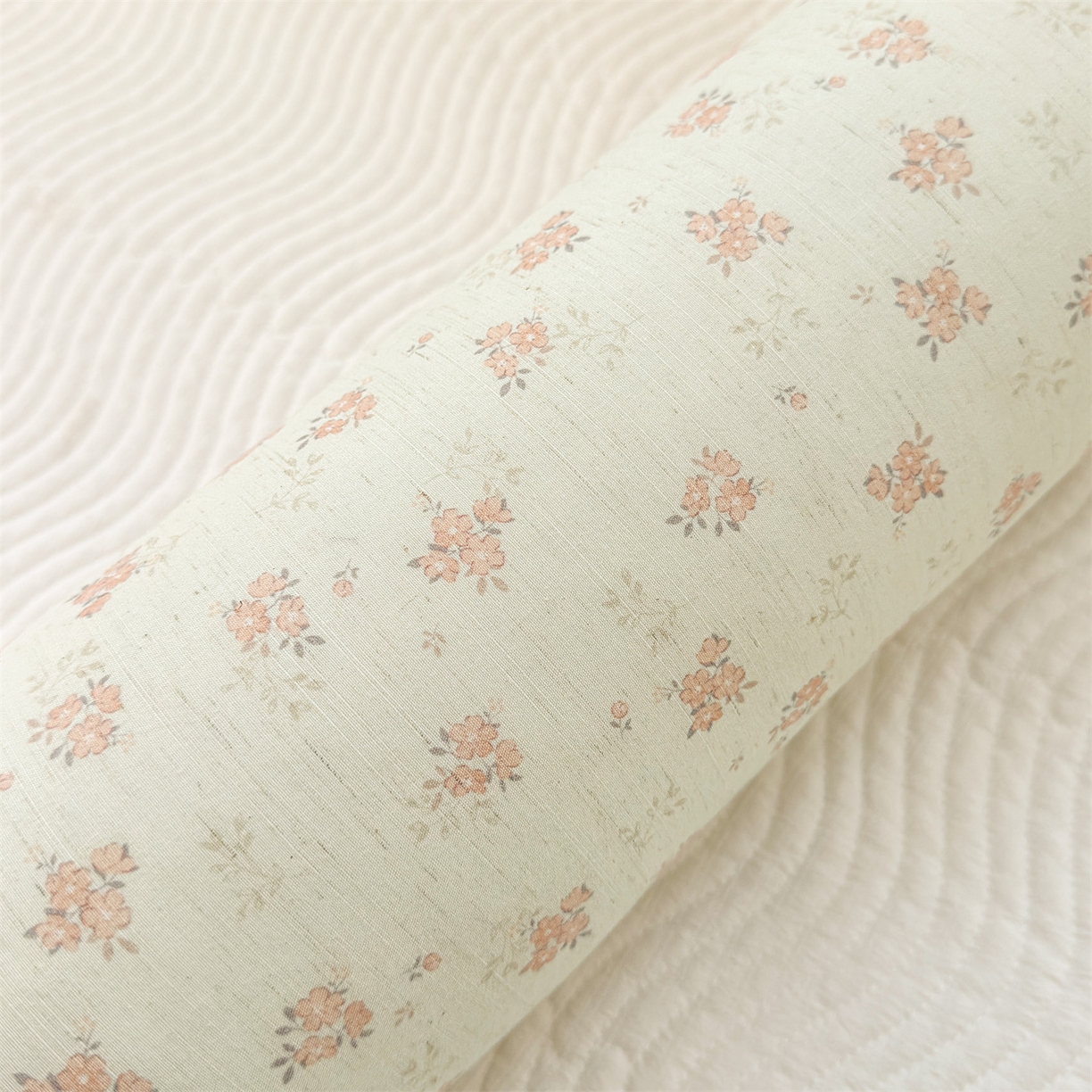 91家纺网 家纺一手货源 找家纺 （总）麦肯锡 2025新款糖果儿童安抚抱枕  枕头枕芯