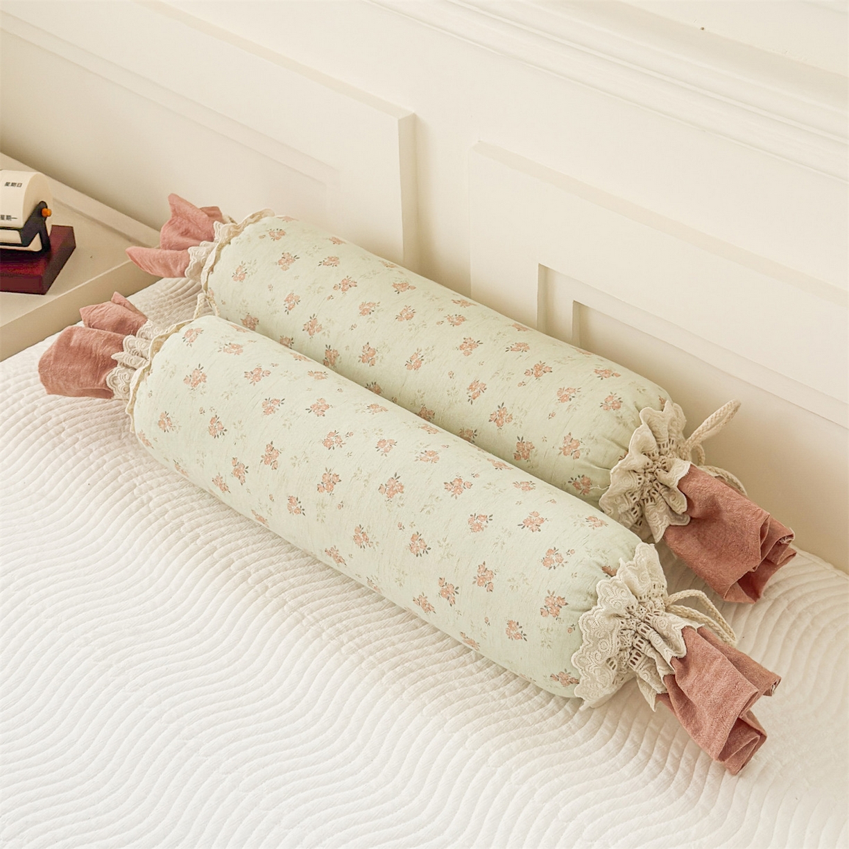 91家纺网 家纺一手货源 找家纺 麦肯锡 2025新款糖果儿童安抚抱枕  枕头枕芯 花碎暖阳/只