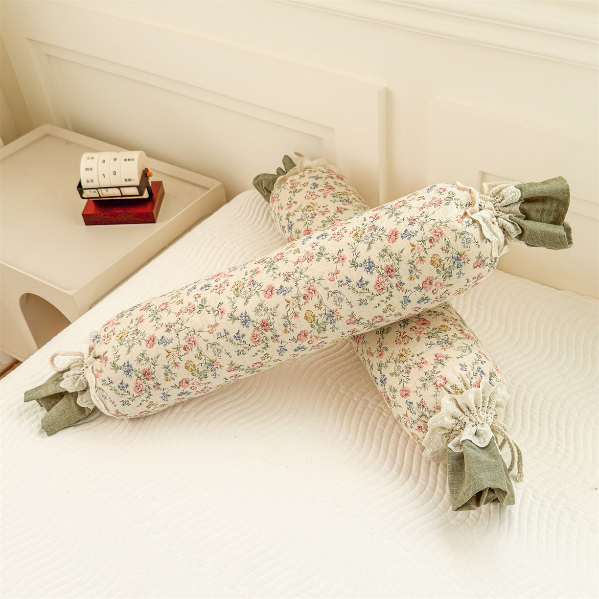 91家纺网 家纺一手货源 找家纺 麦肯锡 2025新款糖果儿童安抚抱枕  枕头枕芯 花影碎梦/只