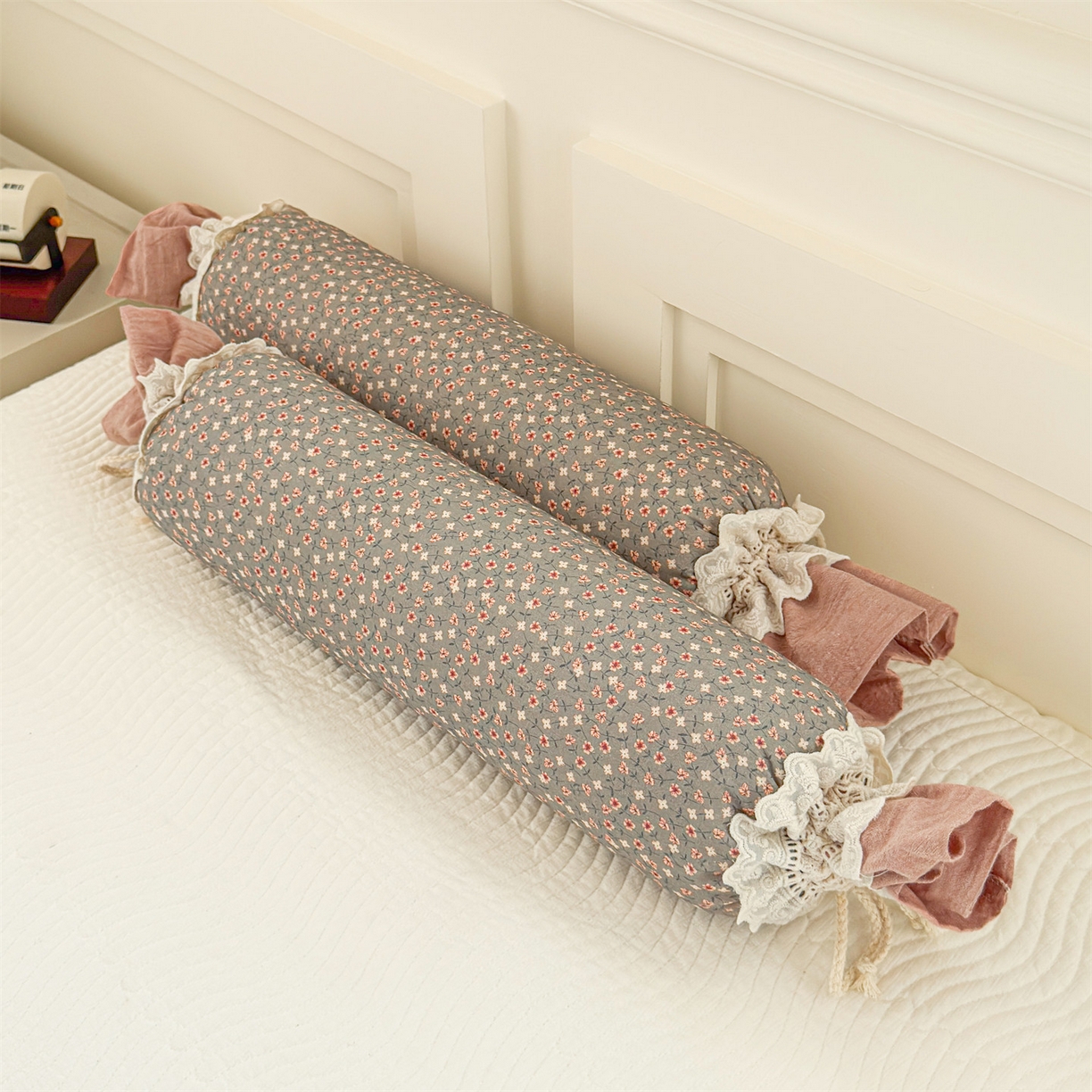 91家纺网 家纺一手货源 找家纺 麦肯锡 2025新款糖果儿童安抚抱枕  枕头枕芯 柔瓣花抱/只