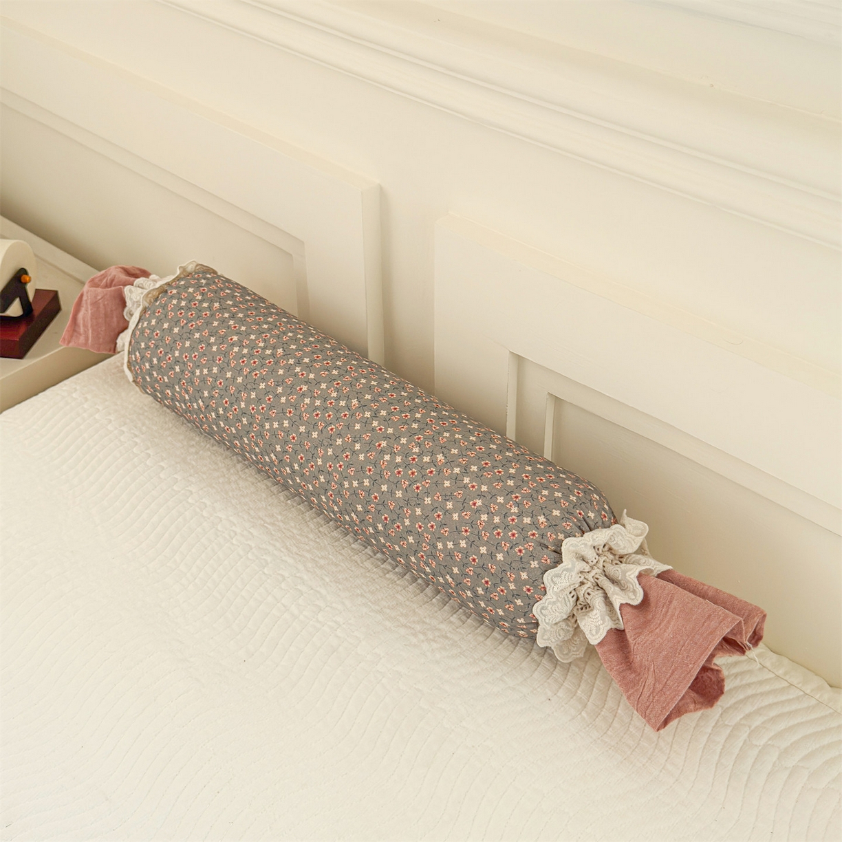 91家纺网 家纺一手货源 找家纺 麦肯锡 2025新款糖果儿童安抚抱枕  枕头枕芯 柔瓣花抱/只