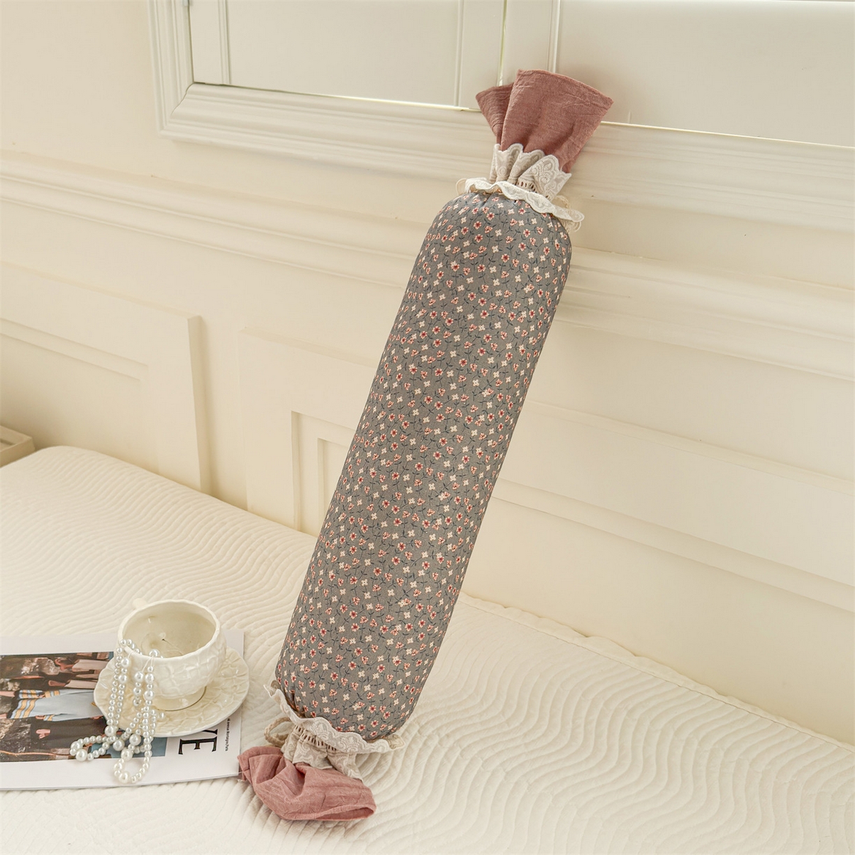 91家纺网 家纺一手货源 找家纺 麦肯锡 2025新款糖果儿童安抚抱枕  枕头枕芯 柔瓣花抱/只