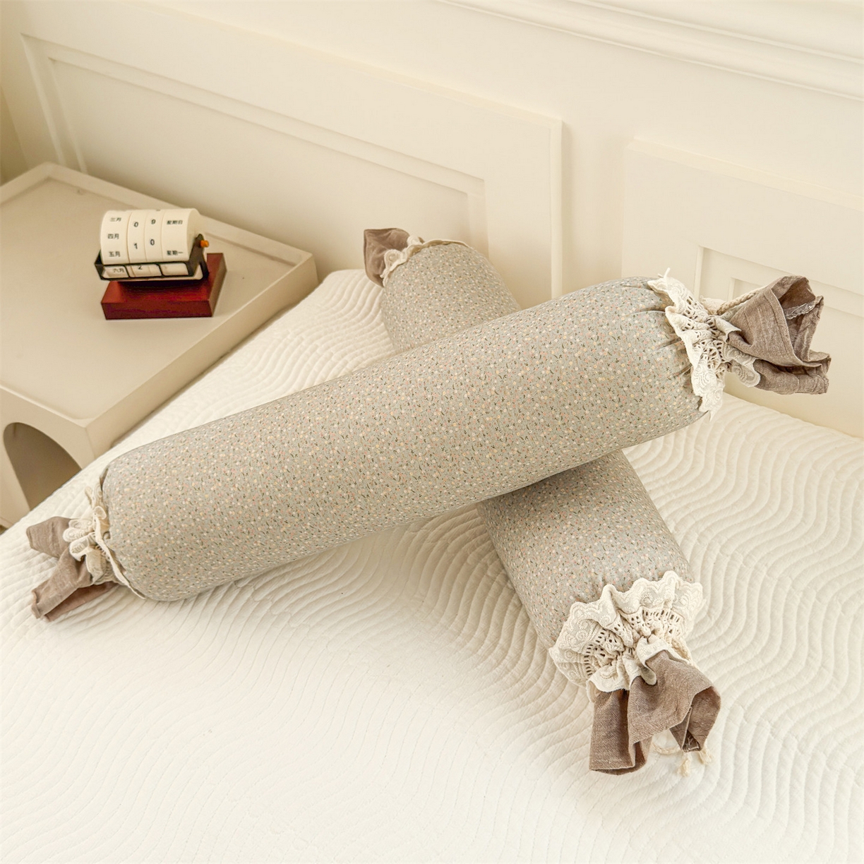 91家纺网 家纺一手货源 找家纺 麦肯锡 2025新款糖果儿童安抚抱枕  枕头枕芯 碎花眠曲/只