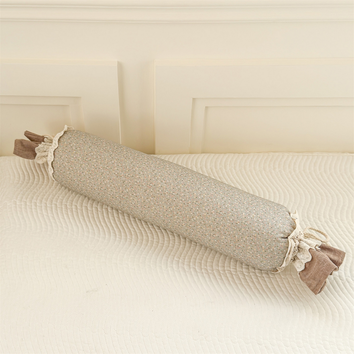 91家纺网 家纺一手货源 找家纺 麦肯锡 2025新款糖果儿童安抚抱枕  枕头枕芯 碎花眠曲/只