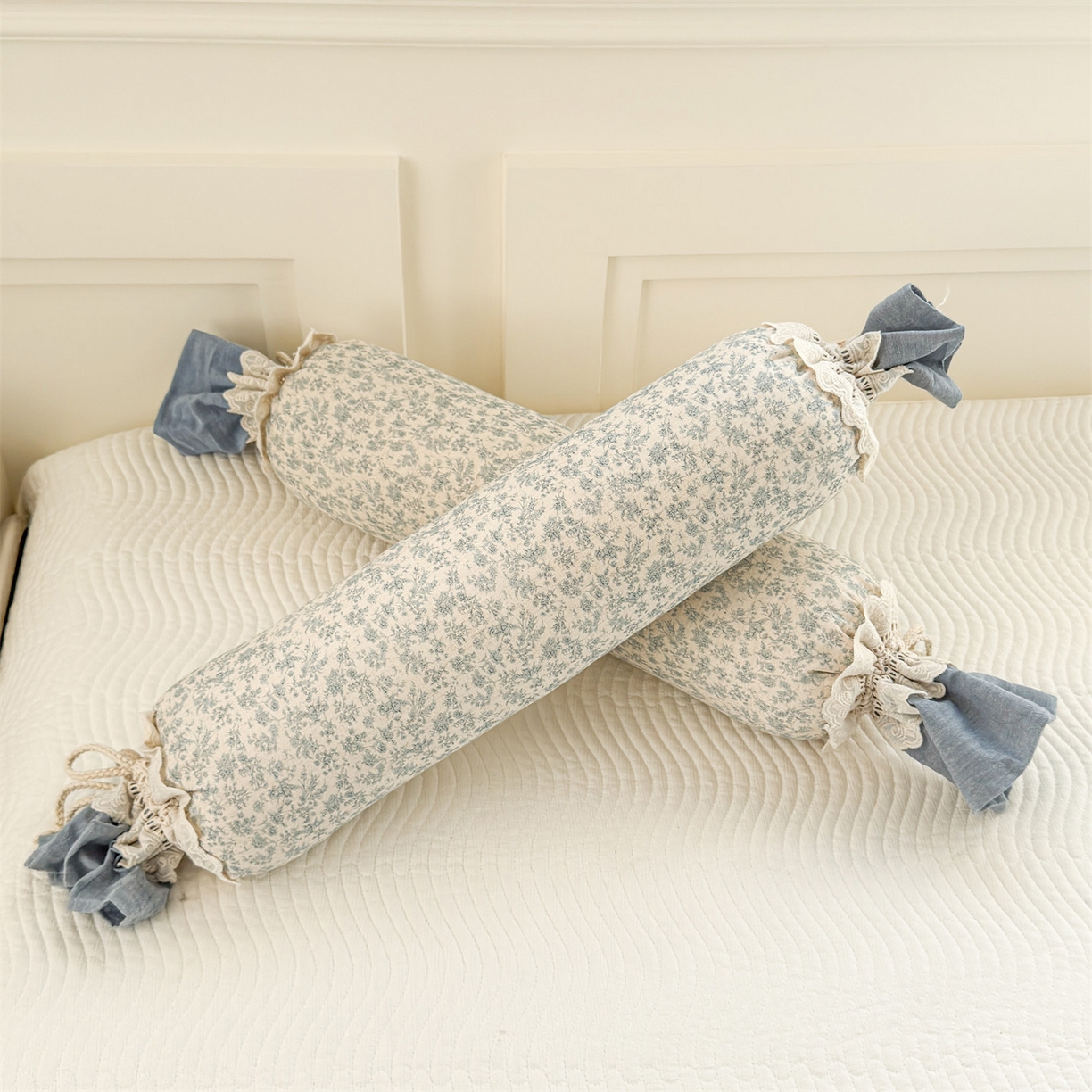 91家纺网 家纺一手货源 找家纺 麦肯锡 2025新款糖果儿童安抚抱枕  枕头枕芯 碎花小卷/只