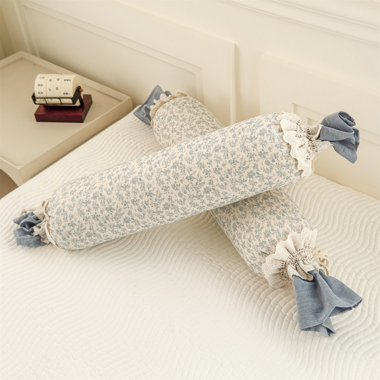 91家纺网 家纺一手货源 找家纺 麦肯锡 2025新款糖果儿童安抚抱枕  枕头枕芯 碎花小卷/只