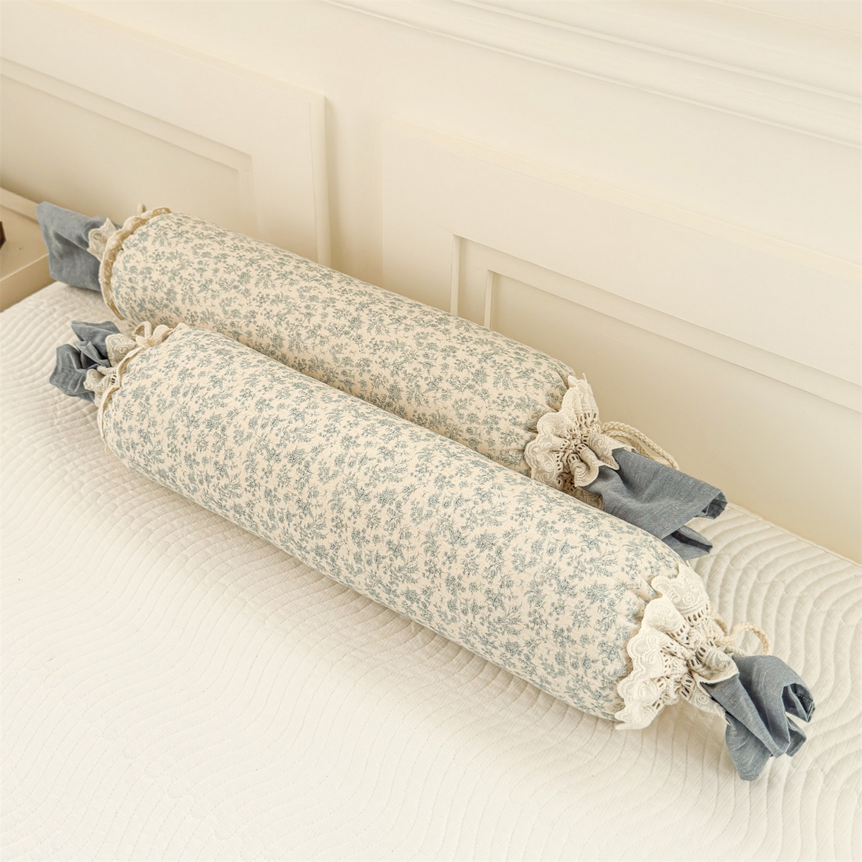 91家纺网 家纺一手货源 找家纺 麦肯锡 2025新款糖果儿童安抚抱枕  枕头枕芯 碎花小卷/只