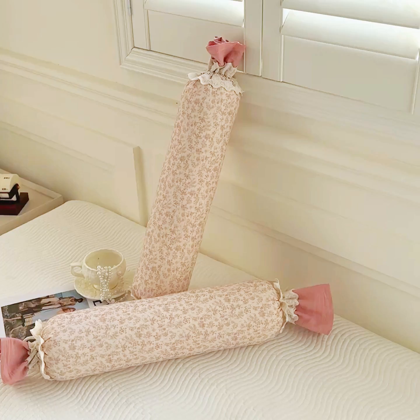 91家纺网 家纺一手货源 找家纺 麦肯锡 2025新款糖果儿童安抚抱枕  枕头枕芯 碎碎花影/只