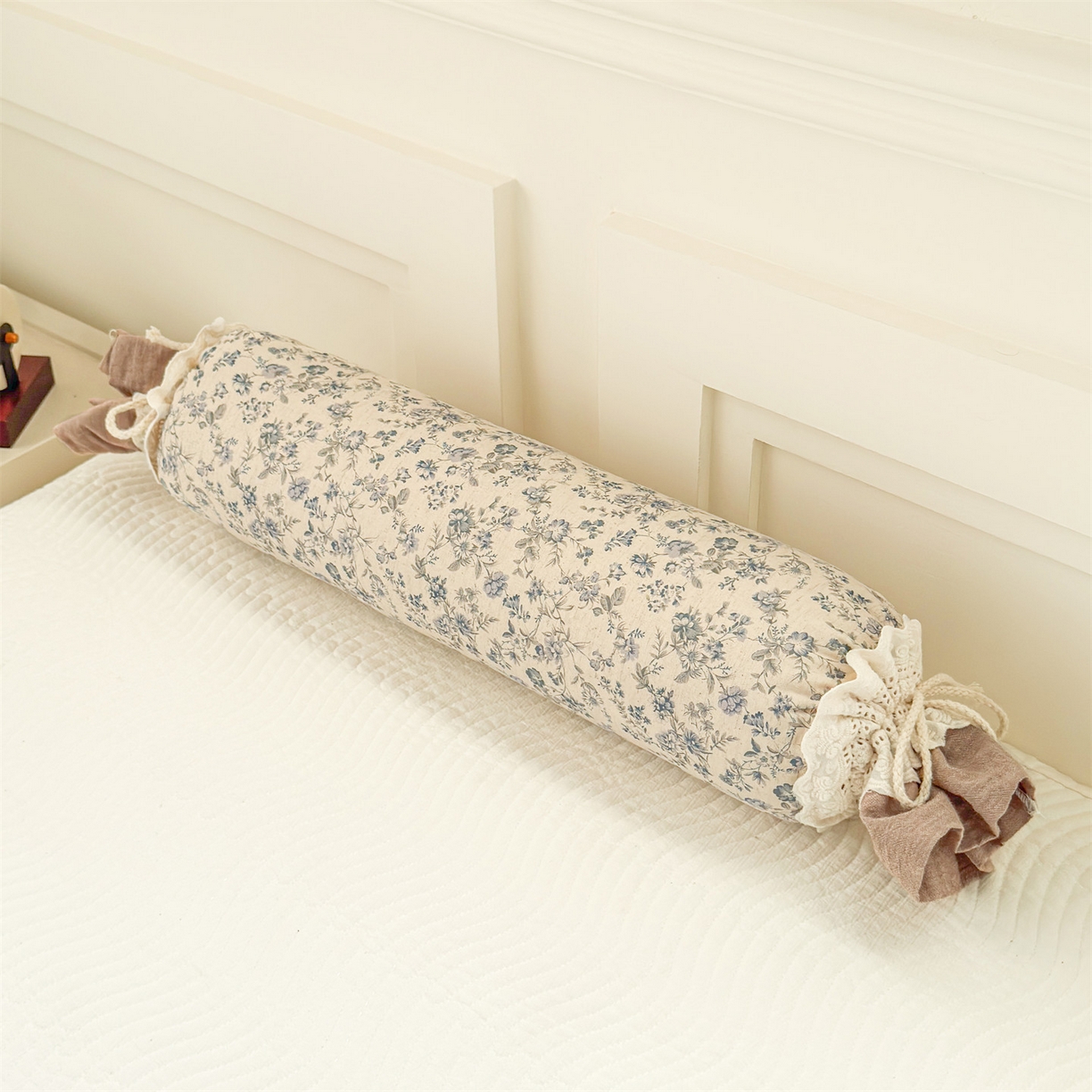 91家纺网 家纺一手货源 找家纺 麦肯锡 2025新款糖果儿童安抚抱枕  枕头枕芯 田埂花影/只