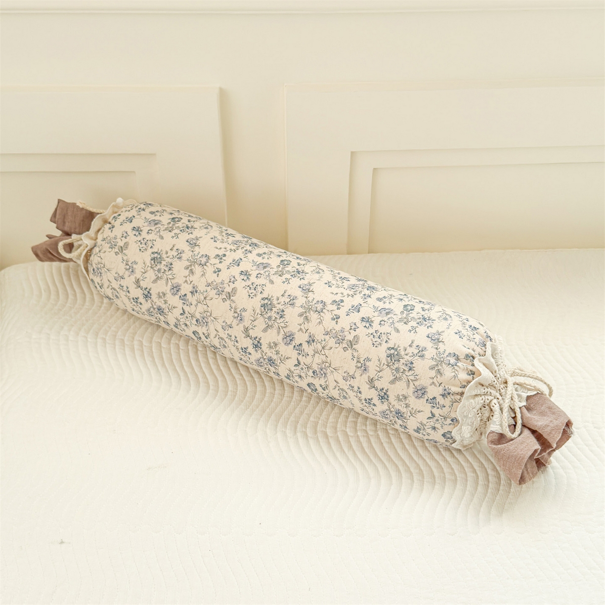 91家纺网 家纺一手货源 找家纺 麦肯锡 2025新款糖果儿童安抚抱枕  枕头枕芯 田埂花影/只