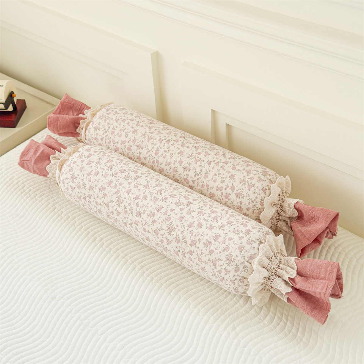 91家纺网 家纺一手货源 找家纺 麦肯锡 2025新款糖果儿童安抚抱枕  枕头枕芯 小花碎语/只