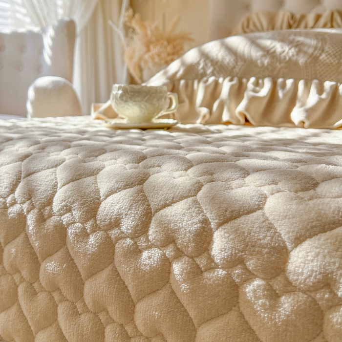 91家纺网 家纺一手货源 找家纺 （总）好儿喜家纺 2026新款雕花牛奶绒床盖四件套-秘享 （控价最低249元起）