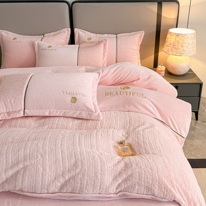 91家纺网 家纺一手货源 找家纺 金窝窝家纺 2025新款轻奢双拼全消光牛奶绒四件套-安娜 安娜-黛粉