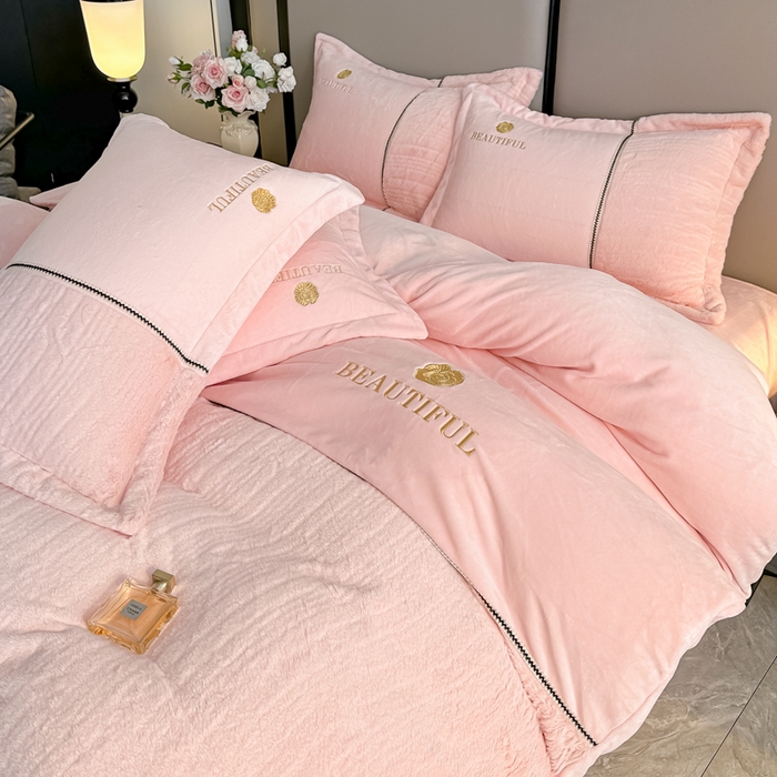 91家纺网 家纺一手货源 找家纺 金窝窝家纺 2025新款轻奢双拼全消光牛奶绒四件套-安娜 安娜-黛粉