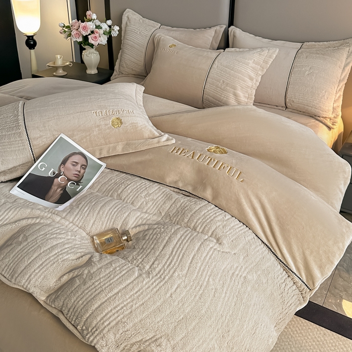 91家纺网 家纺一手货源 找家纺 金窝窝家纺 2025新款轻奢双拼全消光牛奶绒四件套-安娜 安娜-咖色