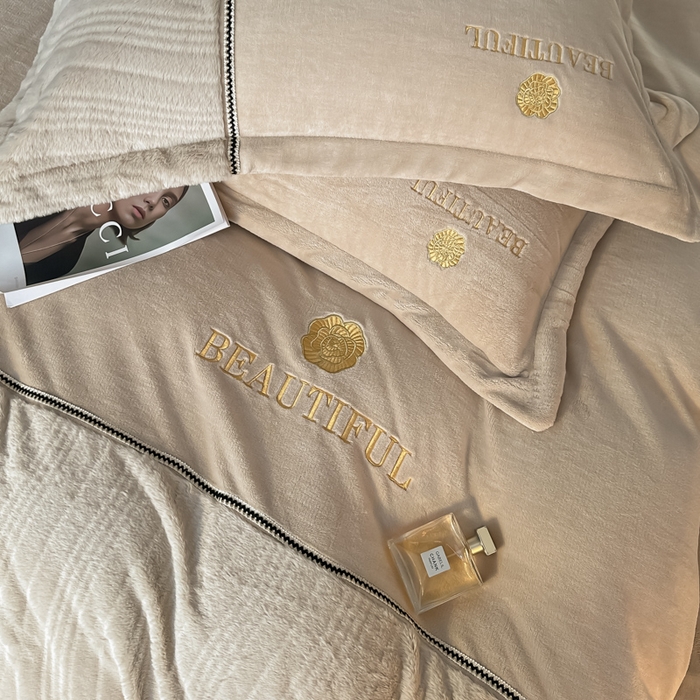 91家纺网 家纺一手货源 找家纺 金窝窝家纺 2025新款轻奢双拼全消光牛奶绒四件套-安娜 安娜-咖色