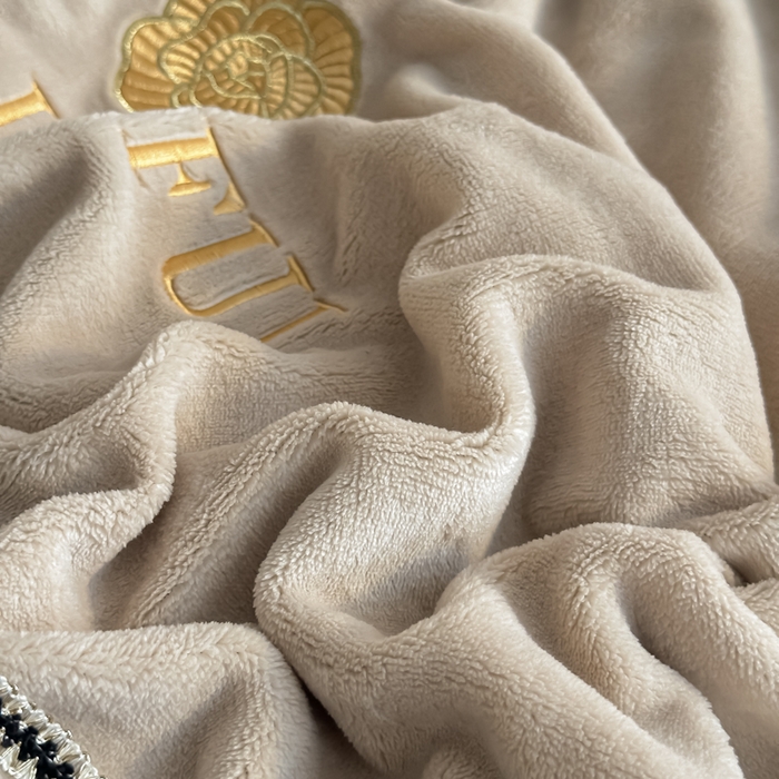 91家纺网 家纺一手货源 找家纺 金窝窝家纺 2025新款轻奢双拼全消光牛奶绒四件套-安娜 安娜-咖色