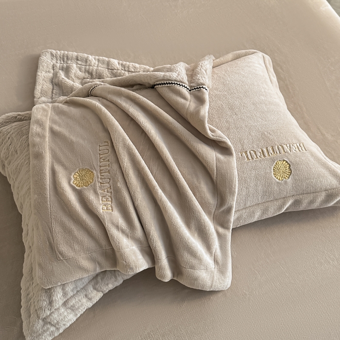 91家纺网 家纺一手货源 找家纺 金窝窝家纺 2025新款轻奢双拼全消光牛奶绒四件套-安娜 安娜-咖色