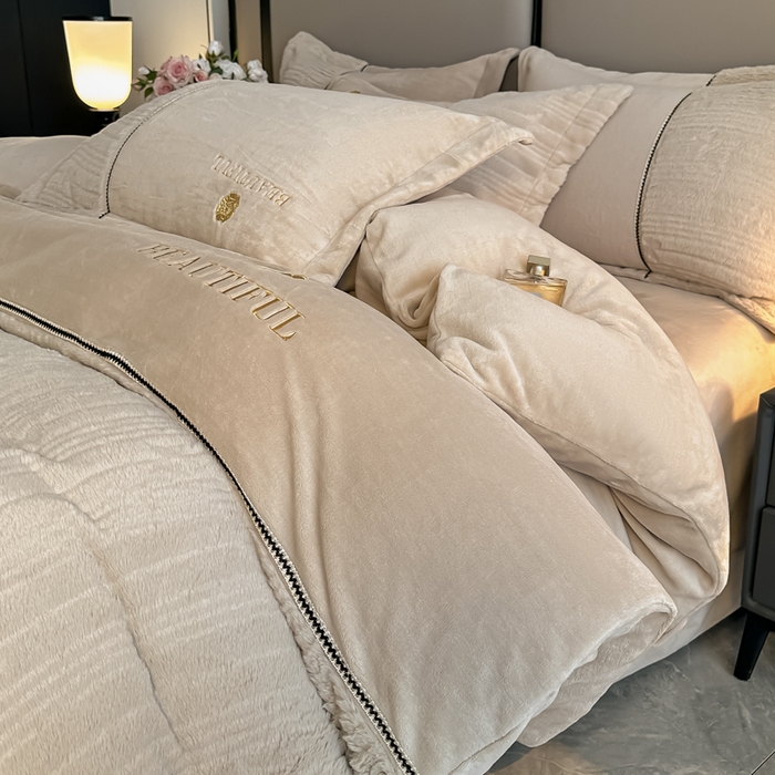 91家纺网 家纺一手货源 找家纺 金窝窝家纺 2025新款轻奢双拼全消光牛奶绒四件套-安娜 安娜-咖色