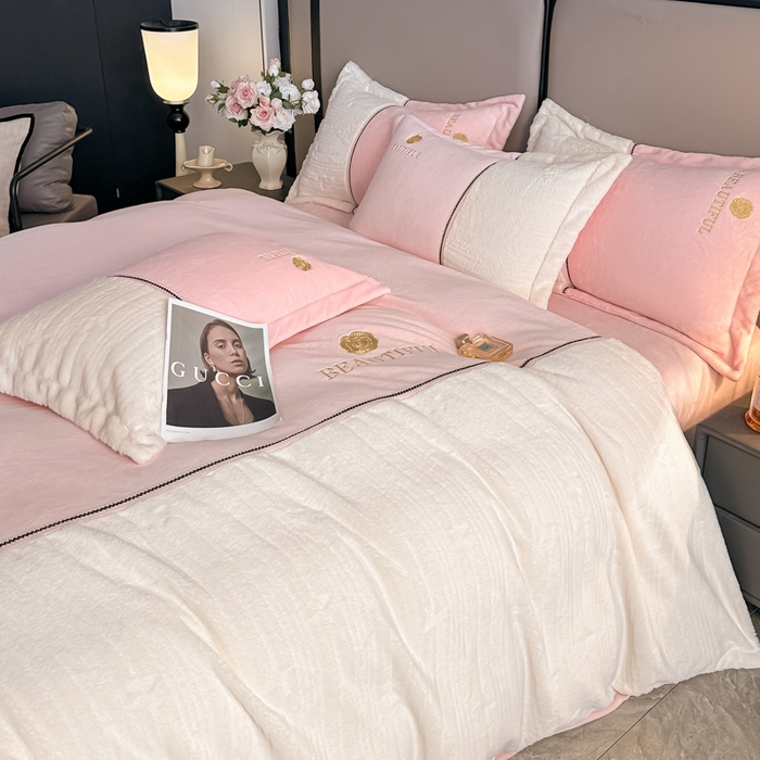 91家纺网 家纺一手货源 找家纺 金窝窝家纺 2025新款轻奢双拼全消光牛奶绒四件套-安娜 安娜-蜜桃粉