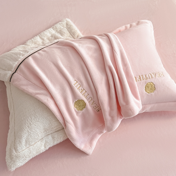 91家纺网 家纺一手货源 找家纺 金窝窝家纺 2025新款轻奢双拼全消光牛奶绒四件套-安娜 安娜-蜜桃粉