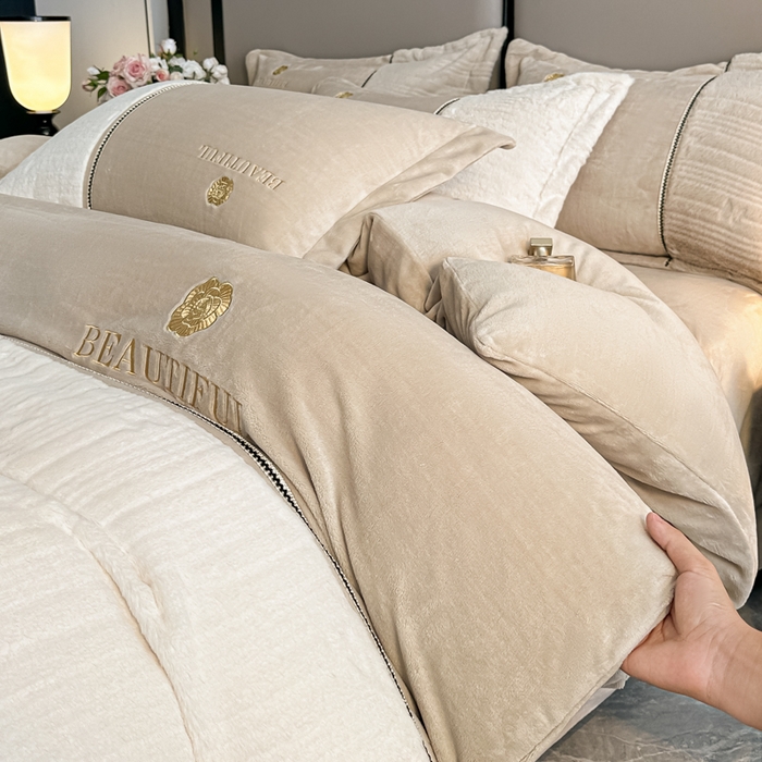 91家纺网 家纺一手货源 找家纺 金窝窝家纺 2025新款轻奢双拼全消光牛奶绒四件套-安娜 安娜-奶油咖