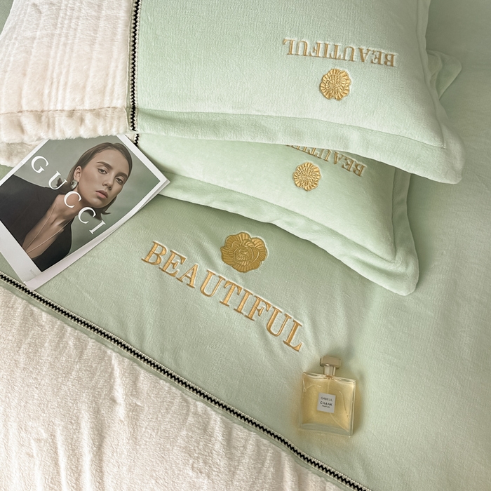 91家纺网 家纺一手货源 找家纺 金窝窝家纺 2025新款轻奢双拼全消光牛奶绒四件套-安娜 安娜-浅草绿