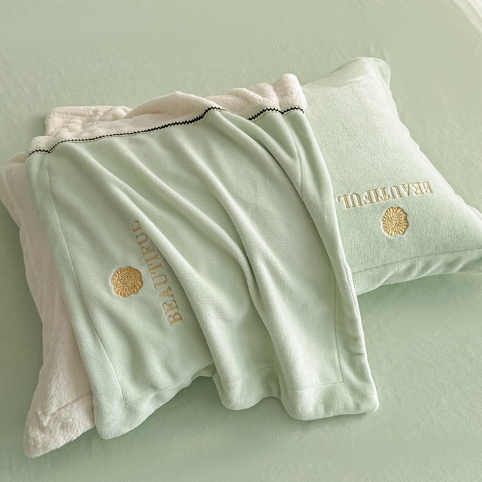 91家纺网 家纺一手货源 找家纺 金窝窝家纺 2025新款轻奢双拼全消光牛奶绒四件套-安娜 安娜-浅草绿