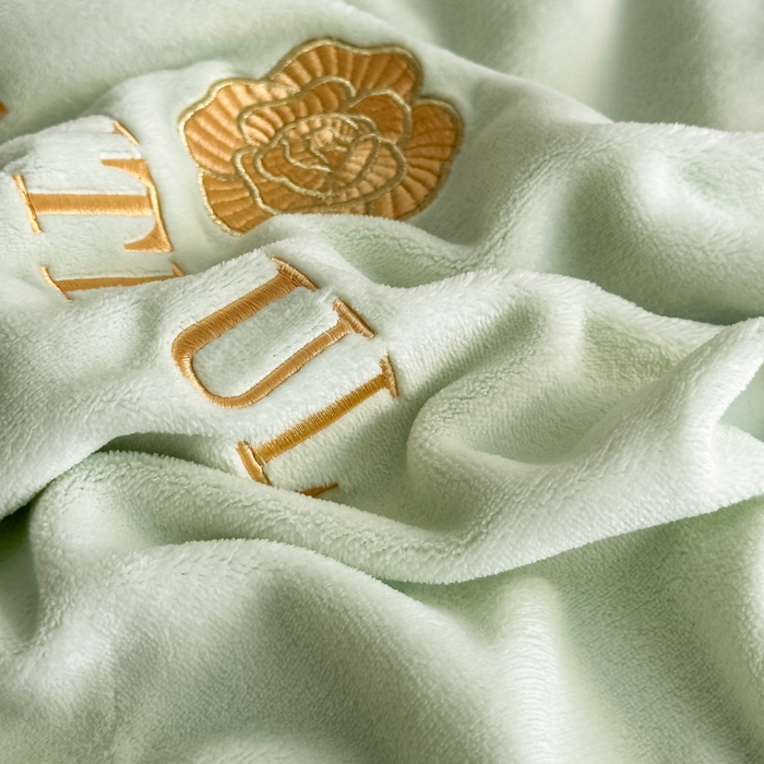 91家纺网 家纺一手货源 找家纺 金窝窝家纺 2025新款轻奢双拼全消光牛奶绒四件套-安娜 安娜-浅草绿