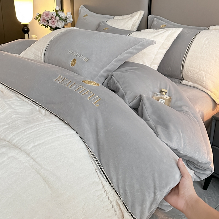 91家纺网 家纺一手货源 找家纺 金窝窝家纺 2025新款轻奢双拼全消光牛奶绒四件套-安娜 安娜-绅士灰