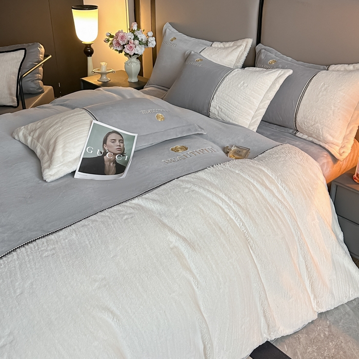 91家纺网 家纺一手货源 找家纺 金窝窝家纺 2025新款轻奢双拼全消光牛奶绒四件套-安娜 安娜-绅士灰