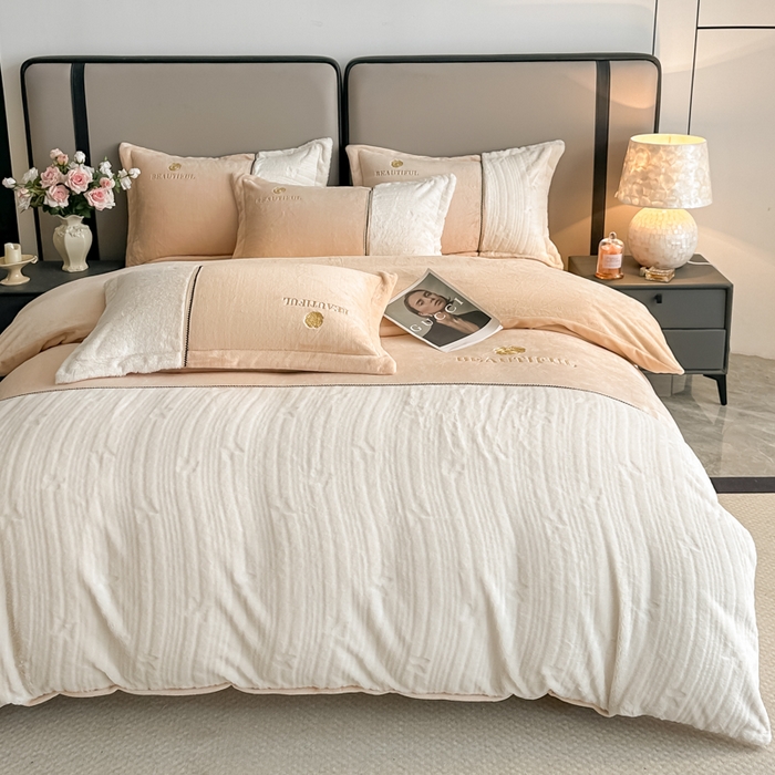 91家纺网 家纺一手货源 找家纺 金窝窝家纺 2025新款轻奢双拼全消光牛奶绒四件套-安娜 安娜-香槟色