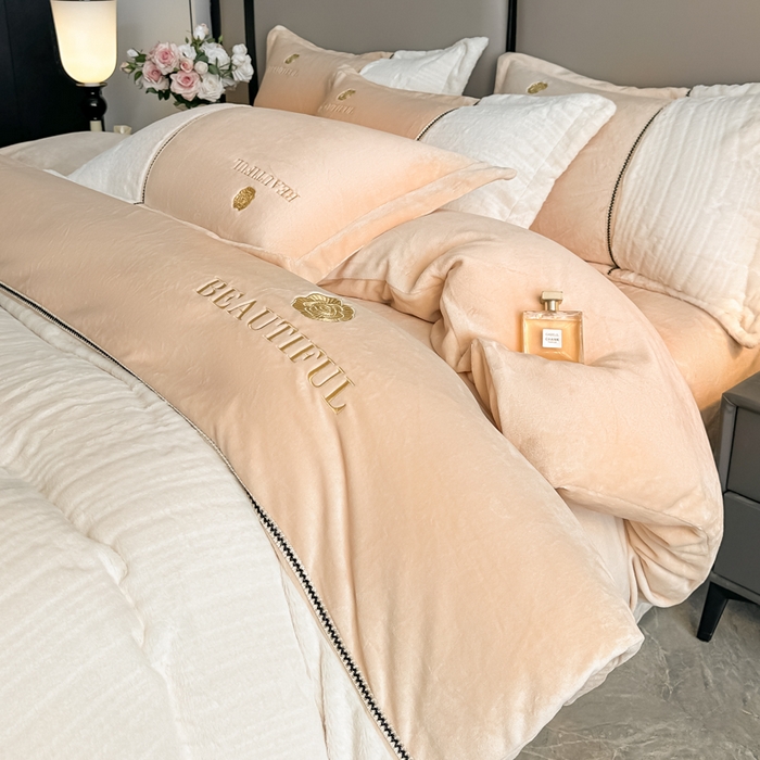 91家纺网 家纺一手货源 找家纺 金窝窝家纺 2025新款轻奢双拼全消光牛奶绒四件套-安娜 安娜-香槟色
